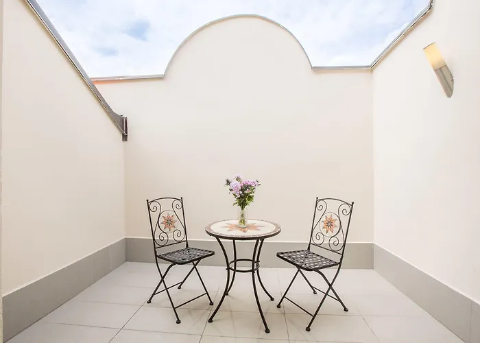 Hotel Caruso Old Town 4*