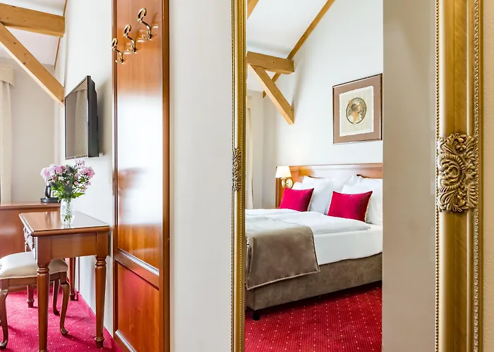 Hotel Caruso Old Town 4*
