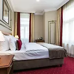 Hotel Caruso Old Town 4*