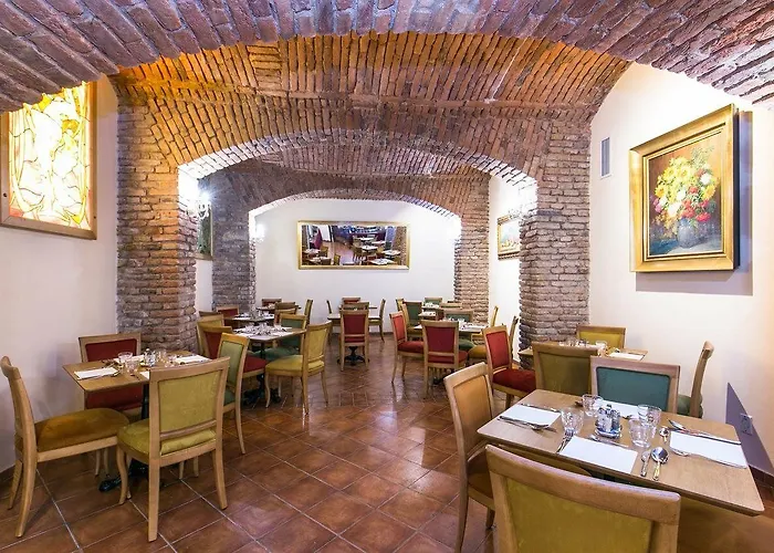 Hotel Caruso Old Town 4*