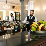 Hotel Caruso Old Town 4*