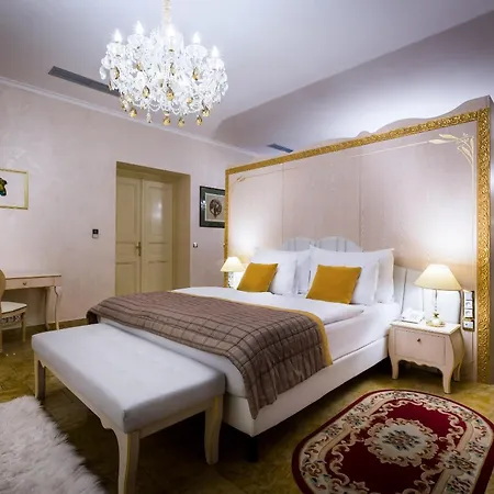 Caruso Old Town 4*