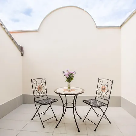 Hotel Caruso Old Town 4*