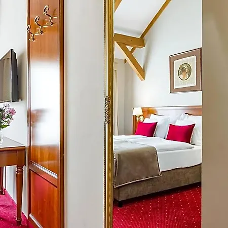 Caruso Old Town 4* Praha