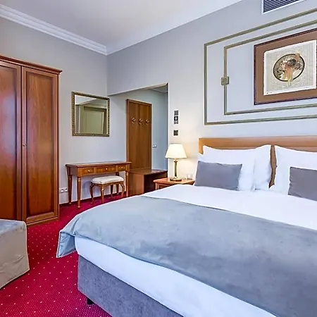 Caruso Old Town 4*