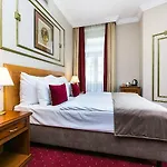 Caruso Old Town 4*
