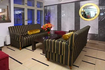 מלון Caruso Old Town 4*