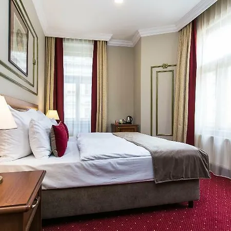 호텔 Caruso Old Town 4*