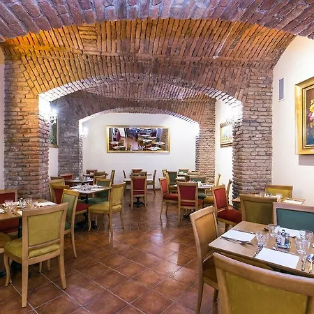 호텔 Caruso Old Town 4*