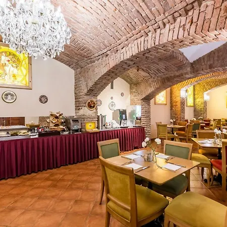 Caruso Old Town 4* Prága