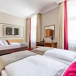 Caruso Old Town 4* براغ